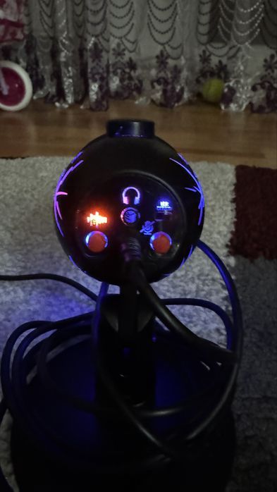 Microfon de birou cu condensator