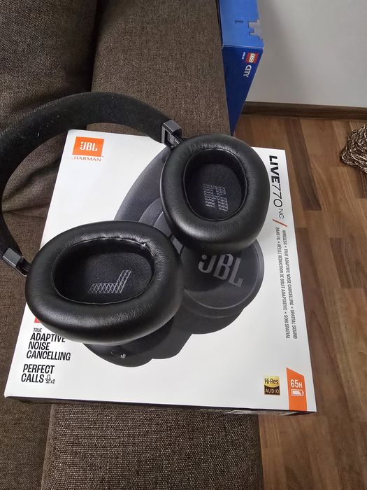 Vând Căști JBL LIVE 770 NC