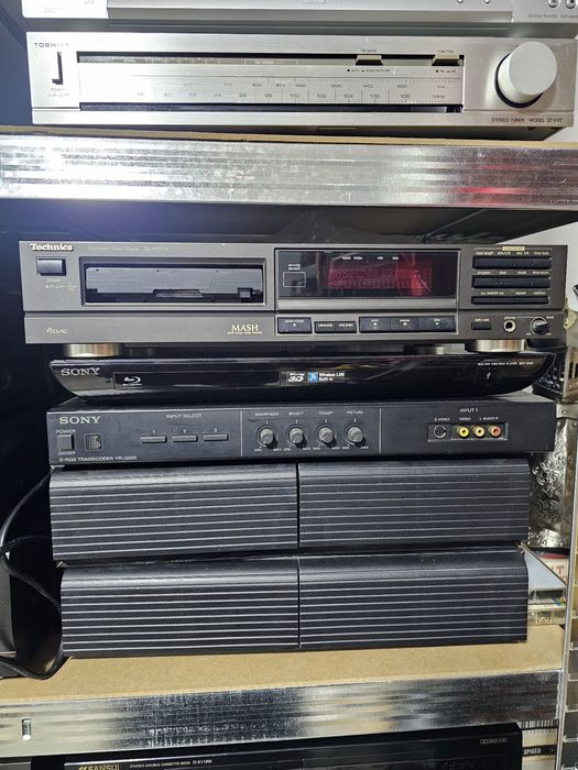Akai, Technics, Sansui..