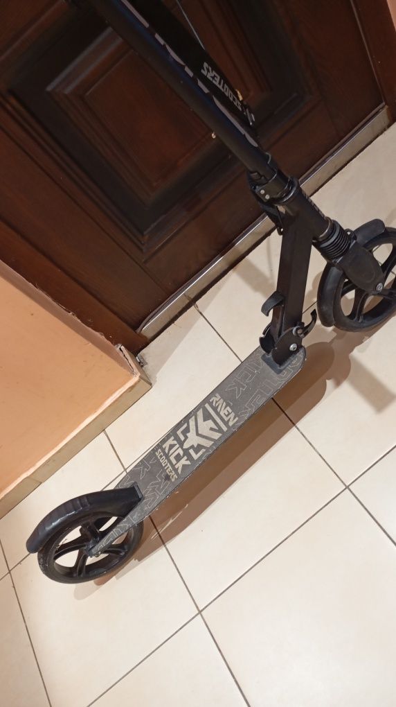 Tротинетка Kick ScootersТротинетката е в много добро състояние!
Използ