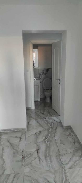 Inchiriez apartament cu 4 camere
