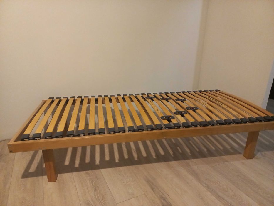 Подматрачна рамка на крачета / легло 82/190