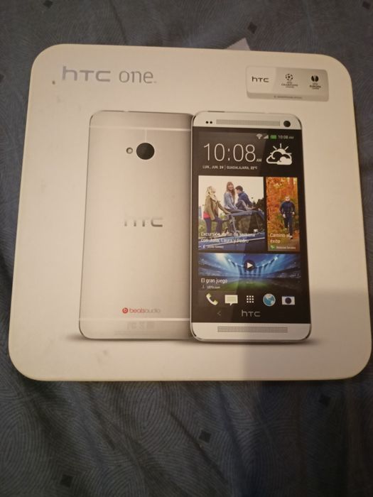 Три коробки от телефонов