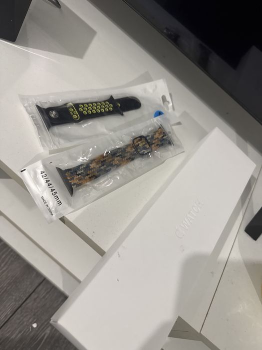 Cutie apple watch 8 box  + curea 45mm