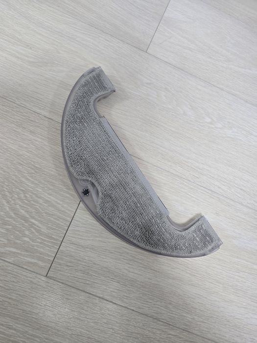 Продам робот пылесос Dreame D10 Plus.