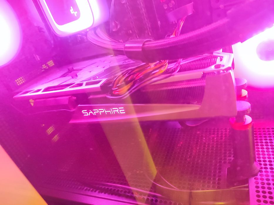 AMD Saphire 5700xt Nitro+