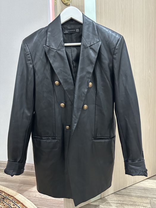 Продается женский кожаный пиджак