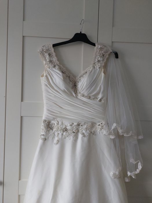Rochie de mireasa simpla  si voal, Ivoire - marimea M
