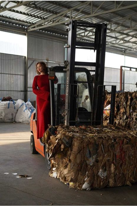 Принимаем книги, газеты, журналы , бумагу А4,картон , жб банка, стекло