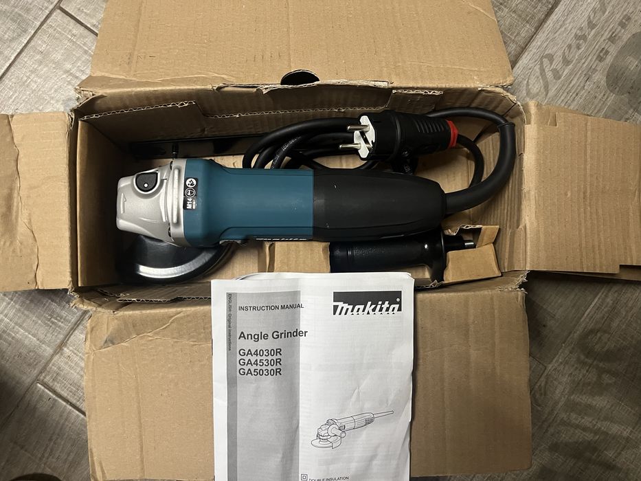 Polizor unghiular Makita GA4530