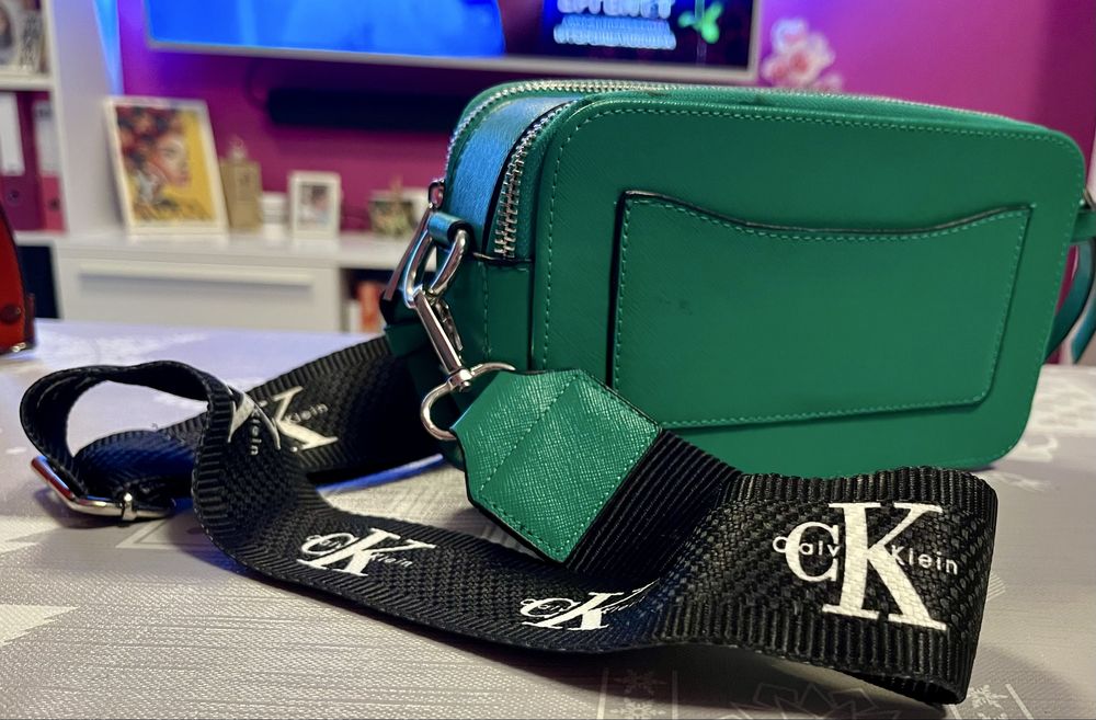 Нова чанта за през рамо CK Calvin Klein