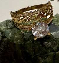 Перфектен златен дамски пръстен.(Годежен)