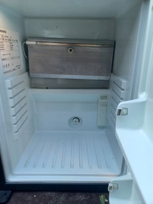 Frigider Dometic