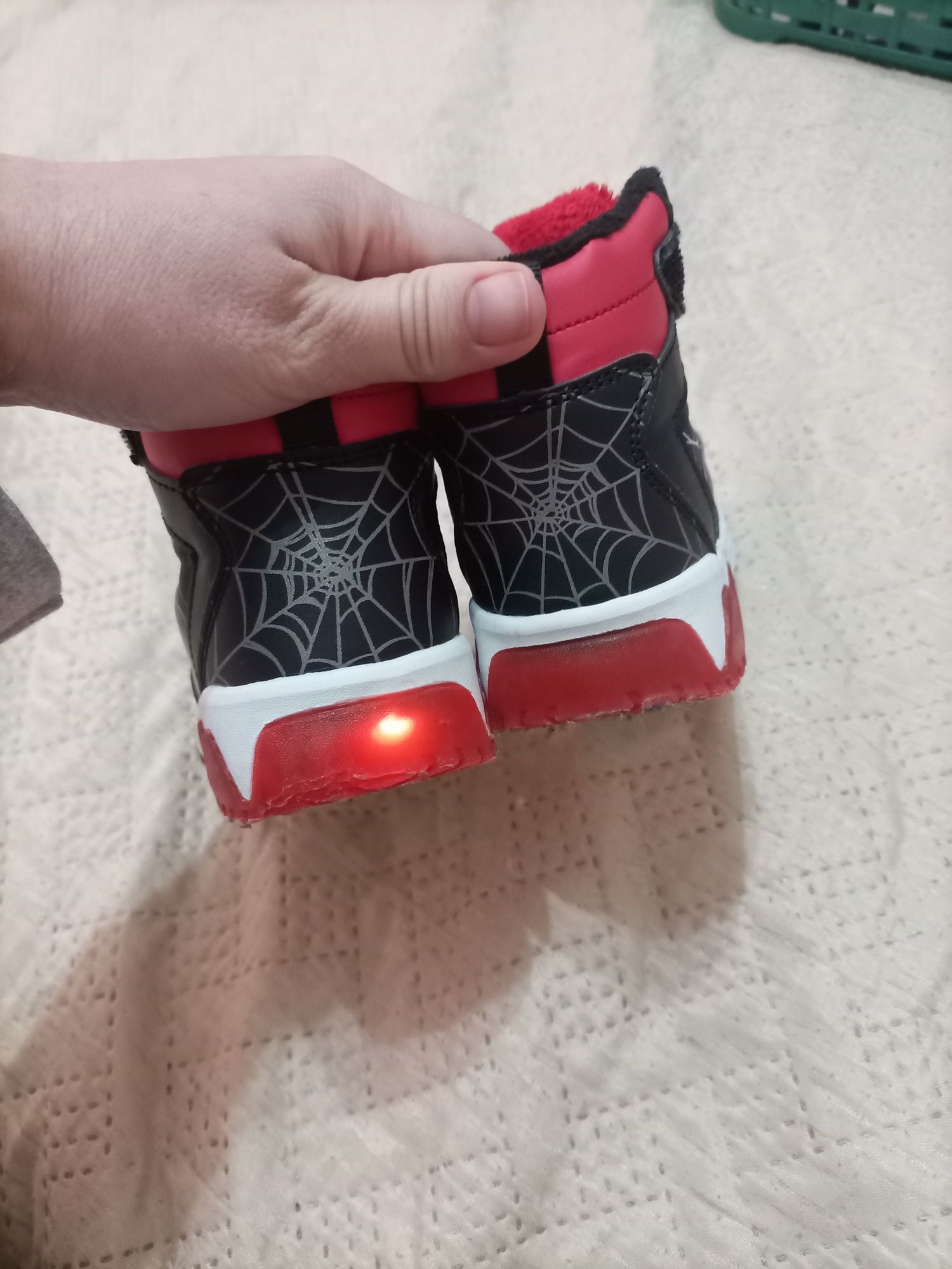 Детски кецове.Светещи.Spider-man.