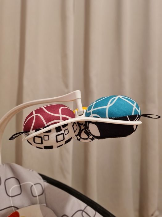 Leagan Electric ptr. Bebelusi 4Moms Mamaroo