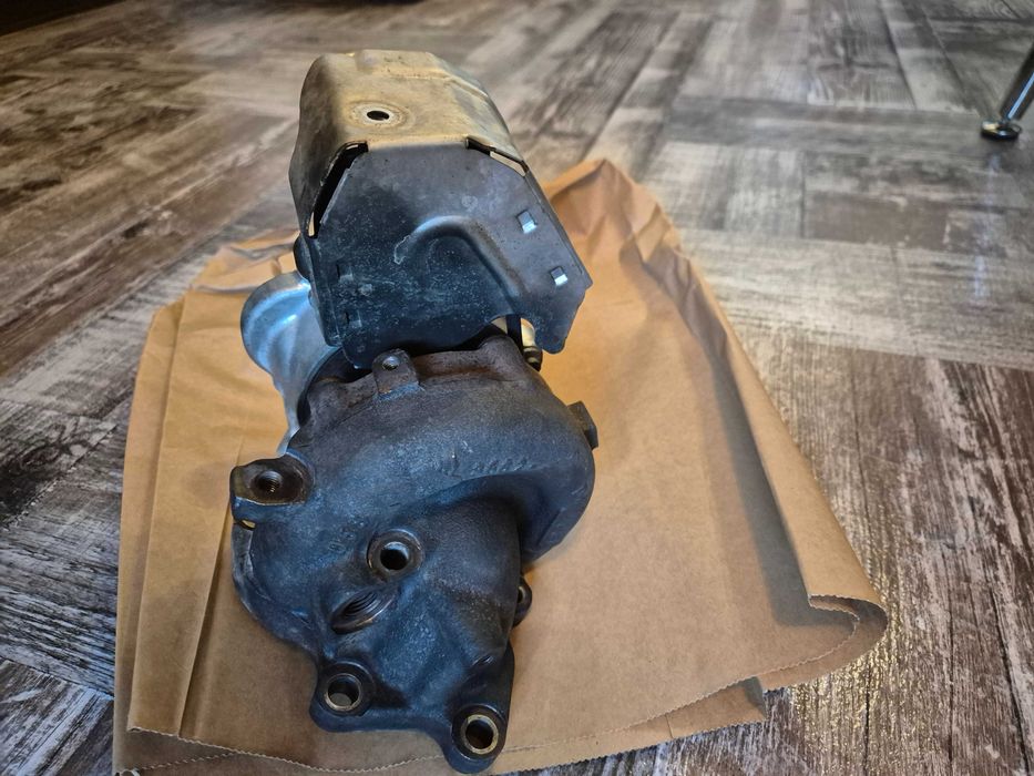 BorgWarner турбина оригинална VAG 2.0TDI Bi-Turbo CUAA 240k. VW TIGUAN