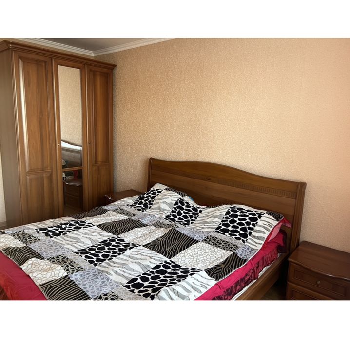 Срочно продам спальный гарнитур