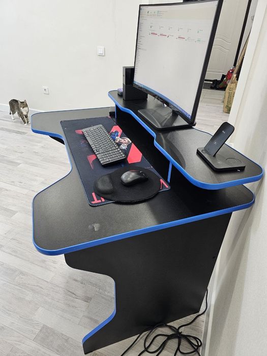 Компьютерный стол