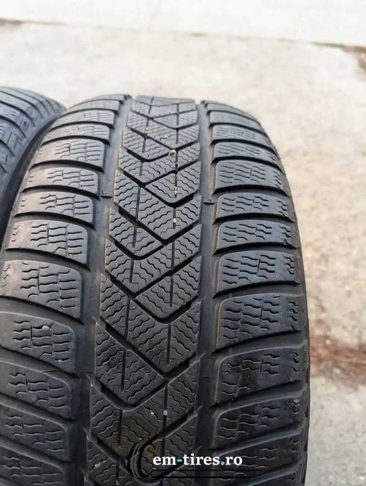 SET 2 Anvelope Iarna 245/45 R18 PIRELLI Sottozero 3 100V - Runflat