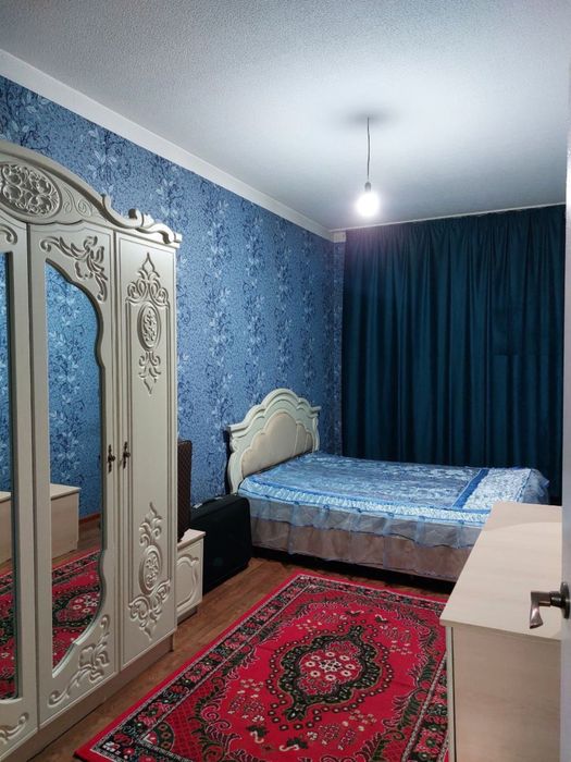 Срочно продаётся 2х комнатная с обстановкой,Художников,метро Горького.