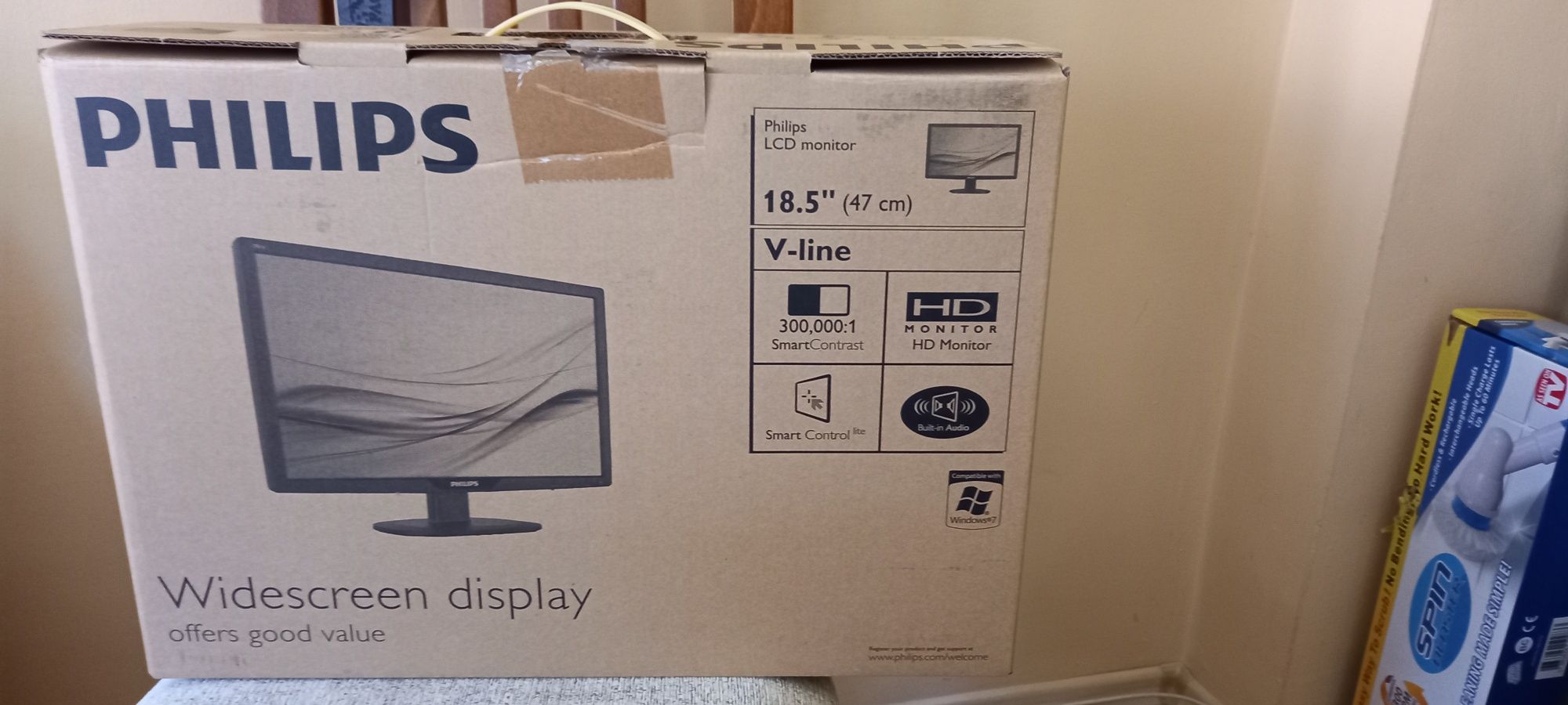 Монитор Philips 18.5''