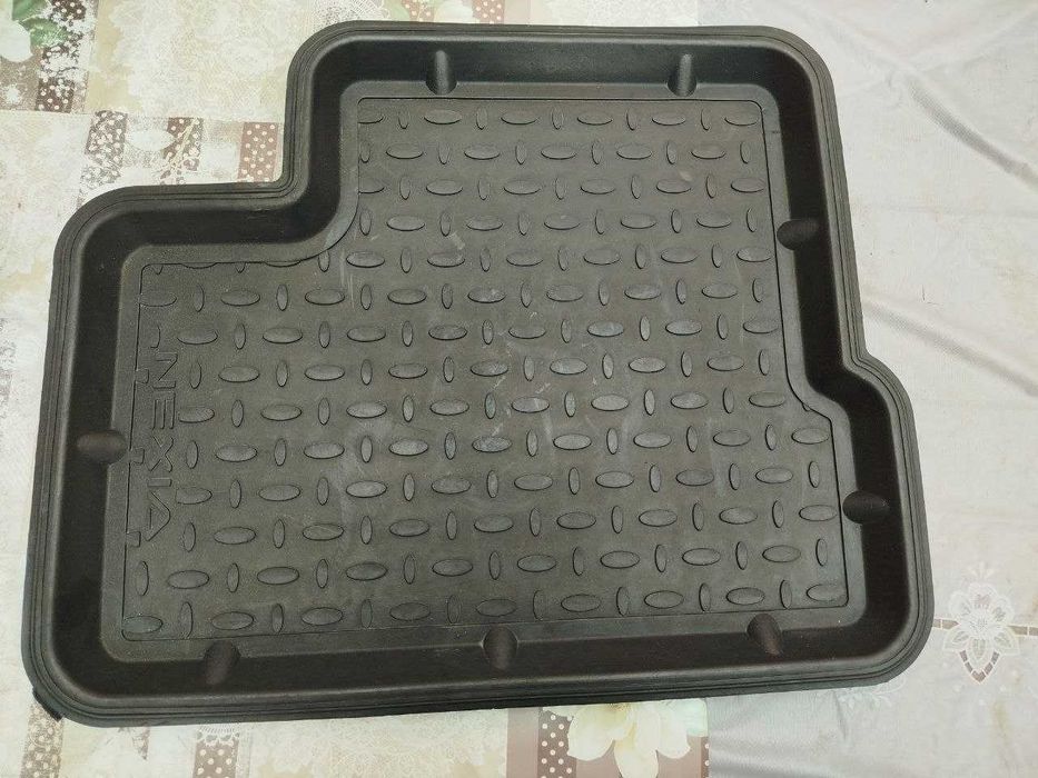 Продаю коврики от Chevrolet Nexsia 2