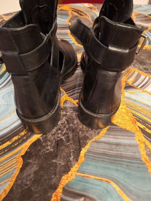 Cisme piele,stare buna cu fermoar