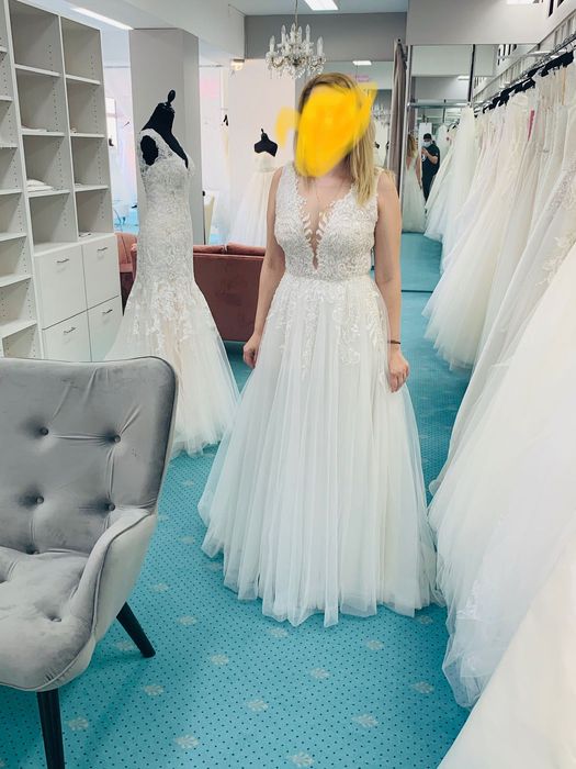 Rochie mireasa și voal lung