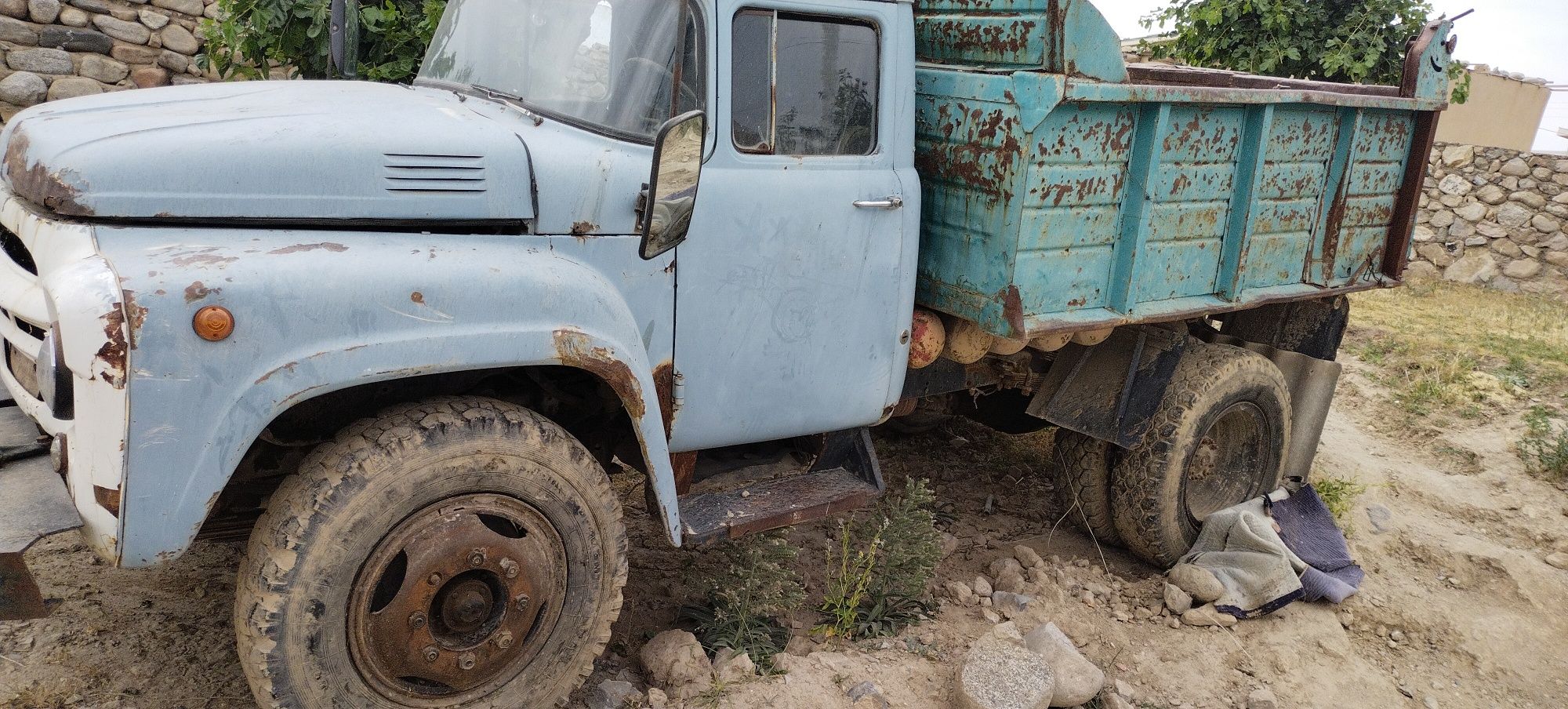Zil 131 metan sotiladi xolati yaxshi