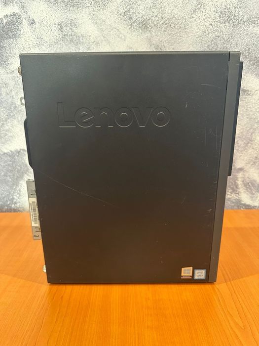 Calculator Lenovo ThinkCentre cu I5 Gen 7 și Aplicațiile Microsoft