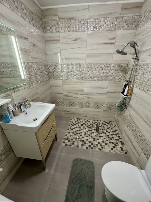 Apartament 2 camere + gradina + parcare subterana, zona Parcul Poligon