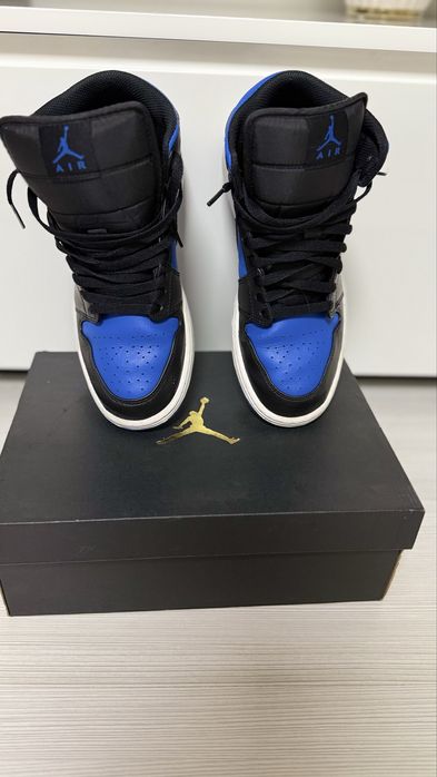 Adidasi Jorden , nr 42,5