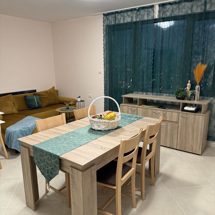 Чисто  нов апартамент под наем с панорамна гледа !