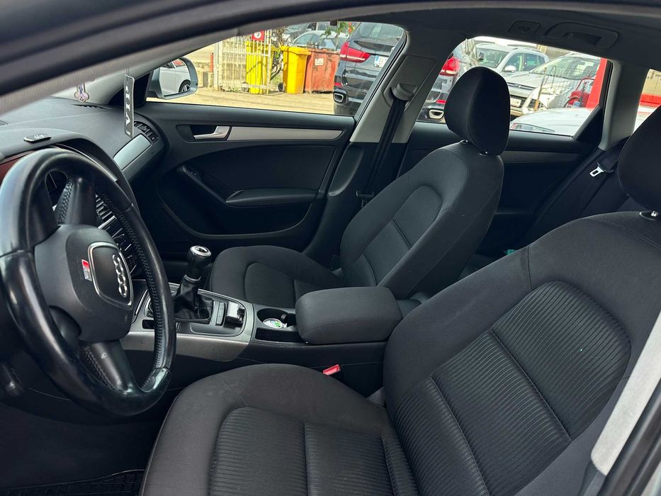 Audi A4 B8 2,0 tdi 2010 S-Line accept variante !