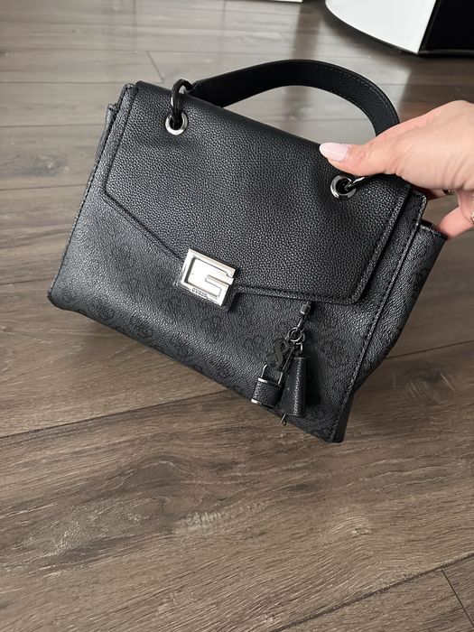 Дамска чанта Guess