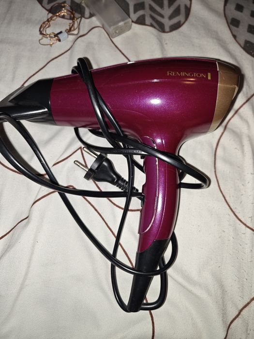 Feon uscător de păr Remington