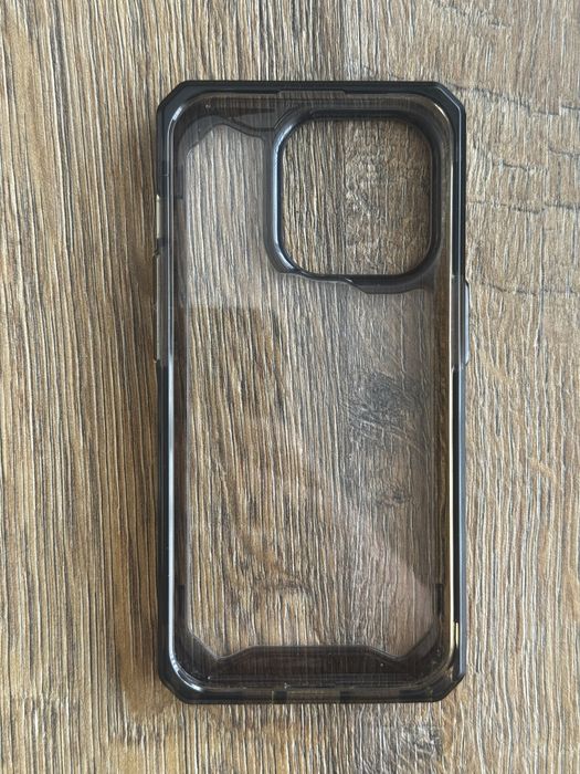 Vand doua huse UAG pentru Iphone 15 pro