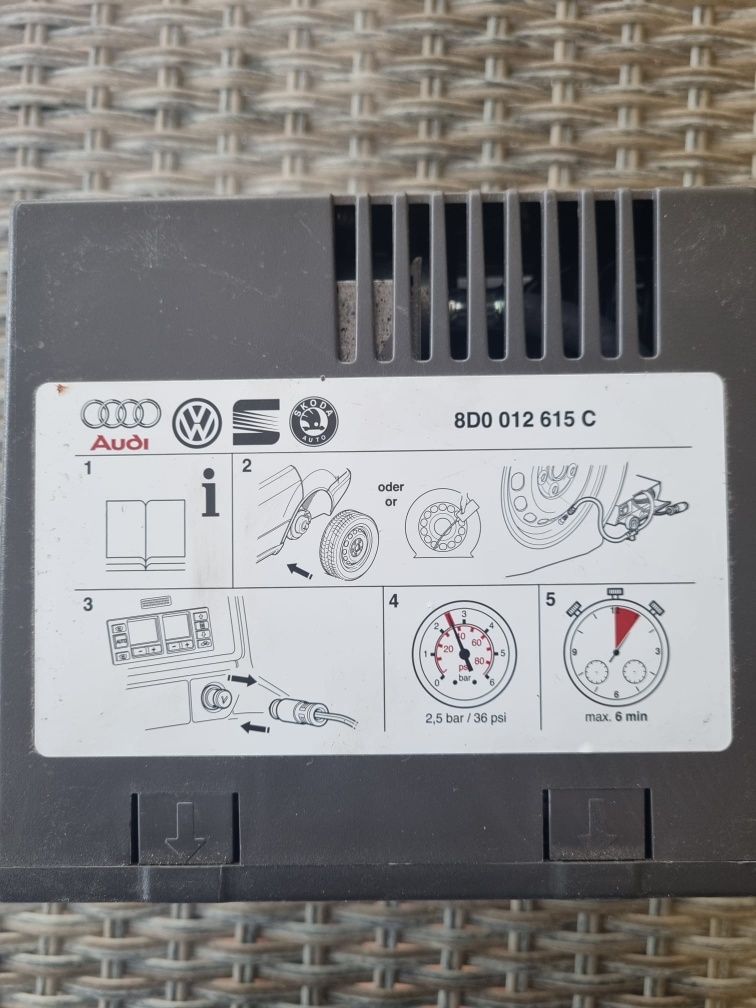 Compresor auto 12V umflat roti