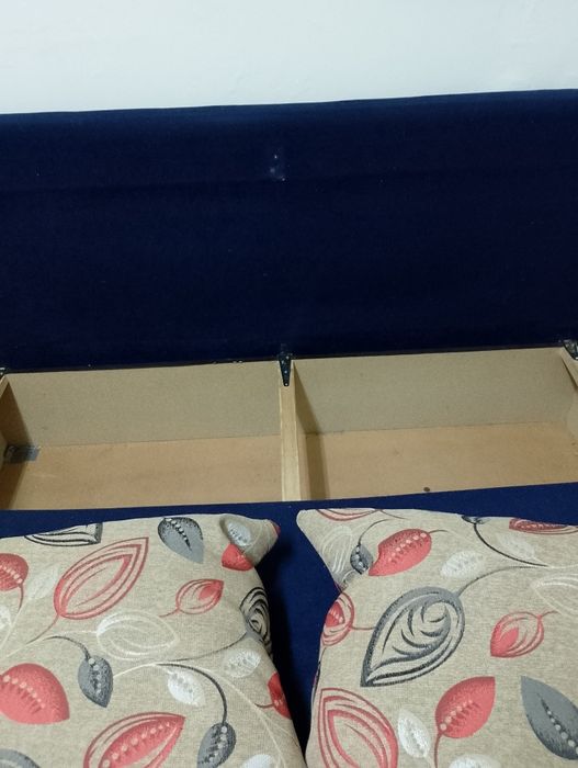 Разтегателен диван с място за багаж