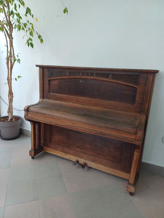 Старо американско пиано "Beethoven"