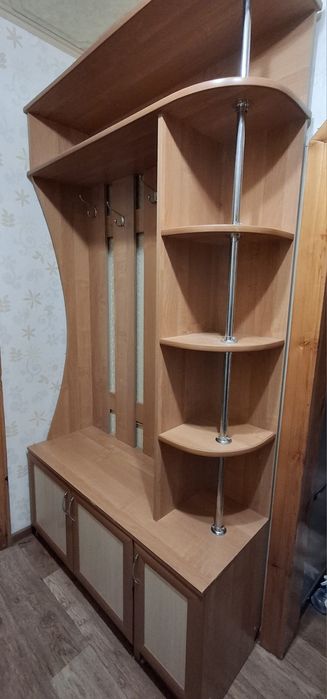 Продаётся шкаф в прихожую
