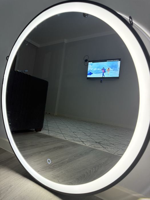 Продам зеркало новый