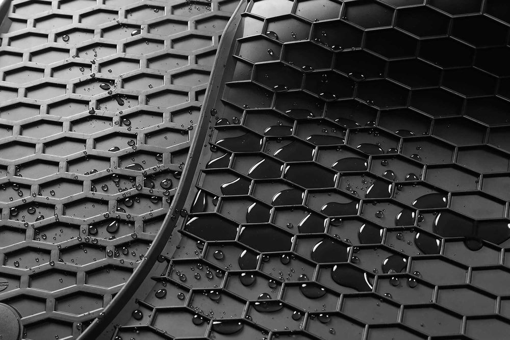 Гумени стелки за Toyota Land Cruiser J250 след 2024 г,. Gumarny Zubri