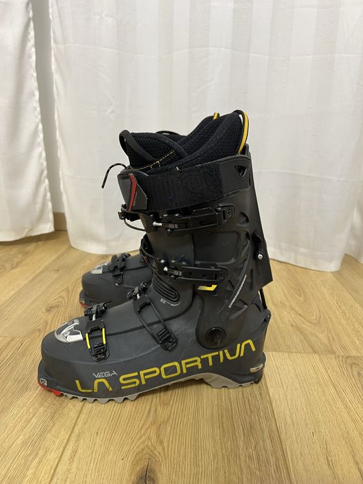 Set complet schiuri de tură Kastle TX 87