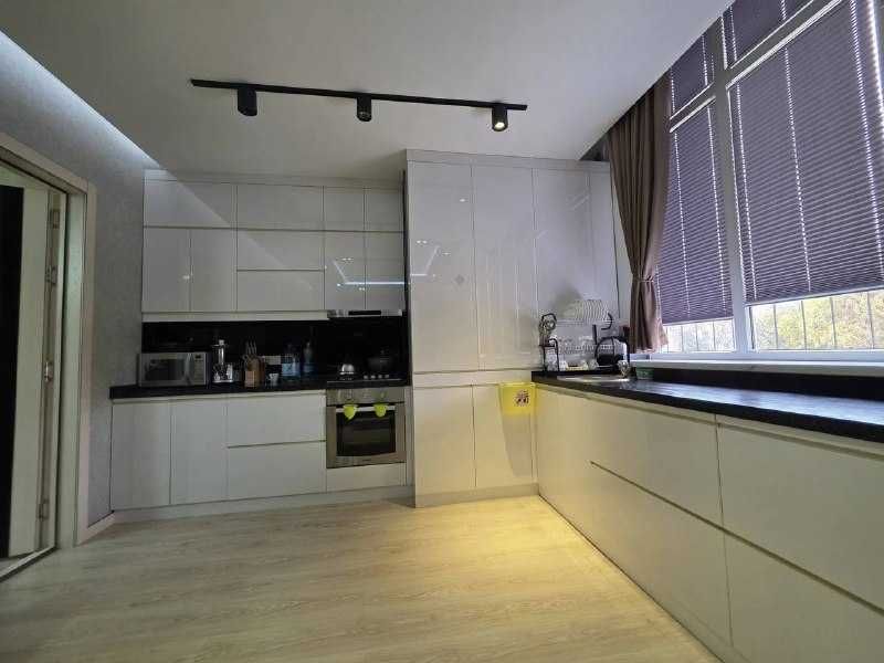 Продается 5-комнатная квартира в НОВОСТРОЙКЕ