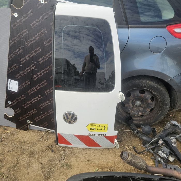 Врати и преден капак CADDY 2015G