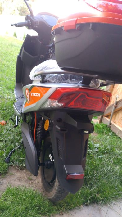 Vand scuter electric