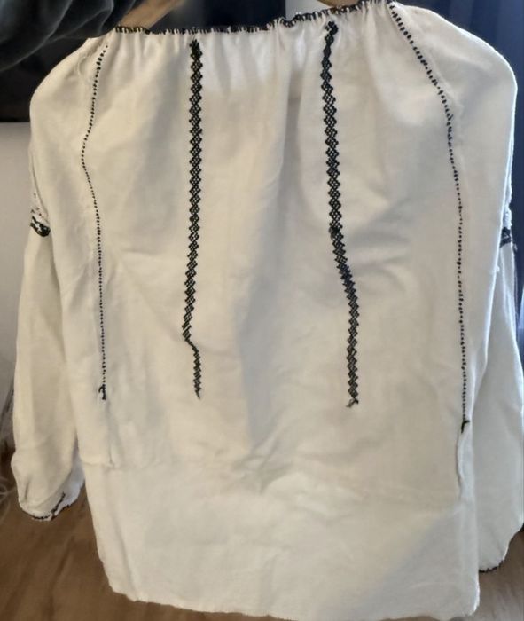 Ie cusuta manual de peste 100 de ani