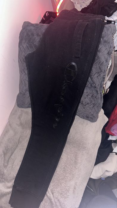 Черен суичър hm и анцуг champion s