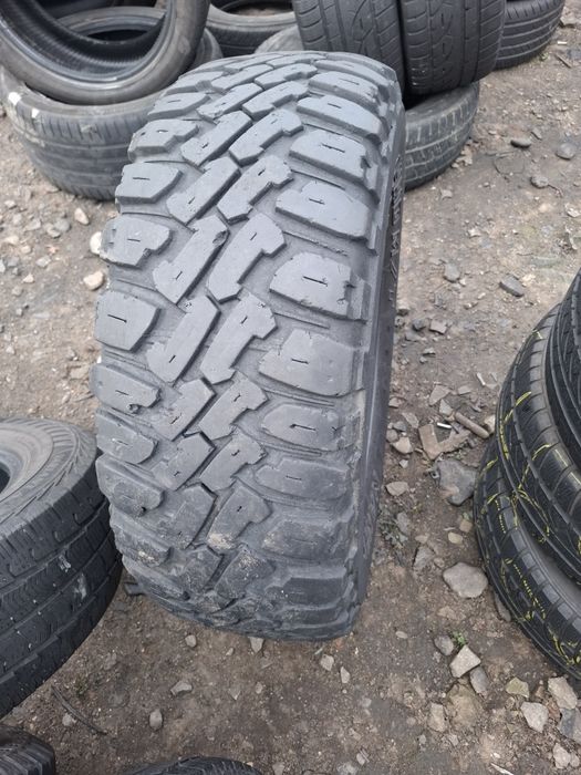 Vand 1 anvelopa 265 70 16 nankang bun de iarna fără probleme